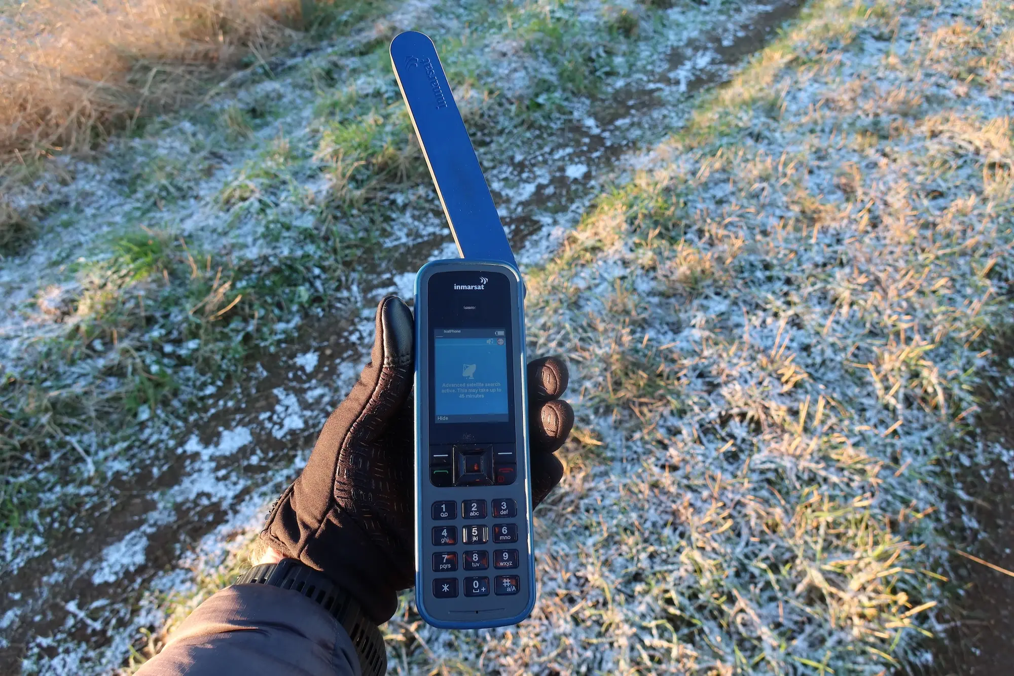 Czy warto kupić telefon satelitarny?
